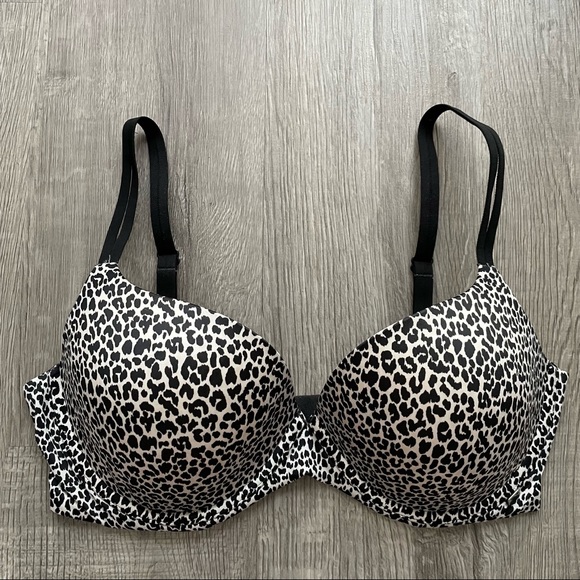 Victoria's Secret Other - Victoria’s Secret Leopard Lightly Lined Plunge Bra